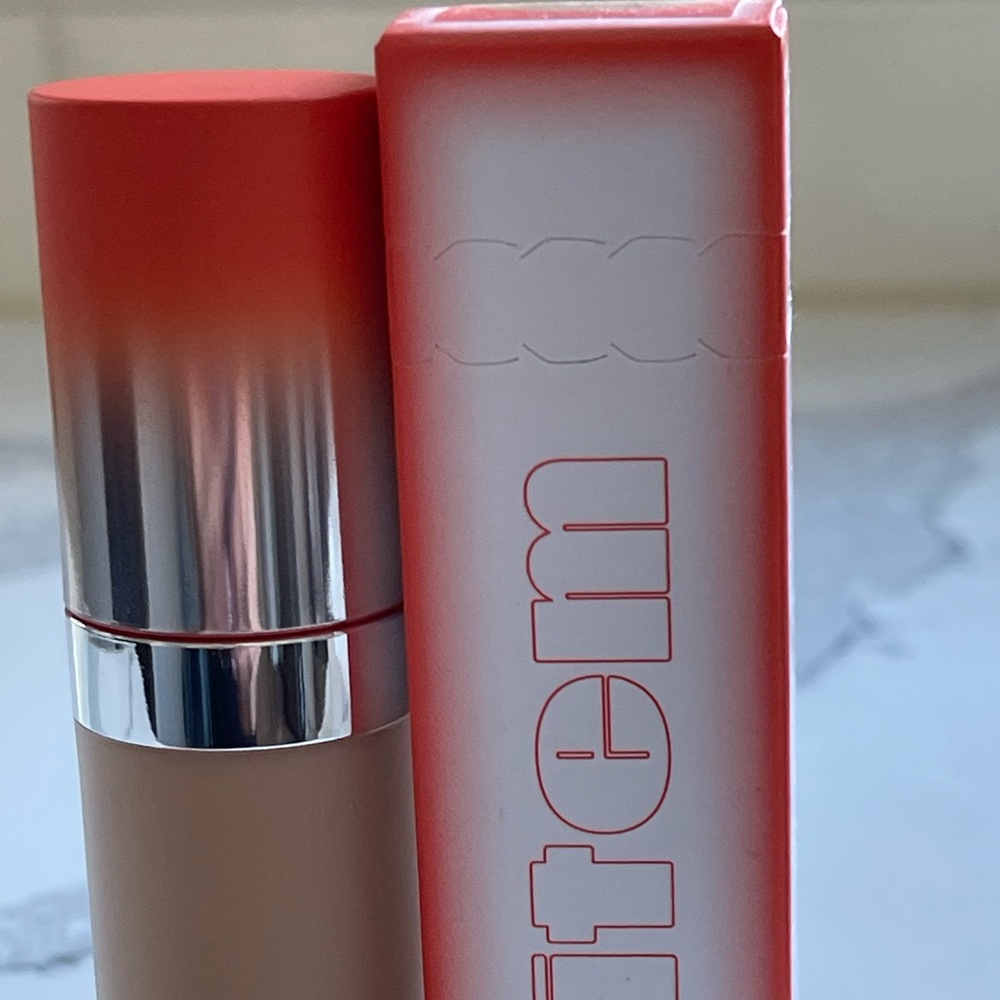 ITEM Air Hug Concealer